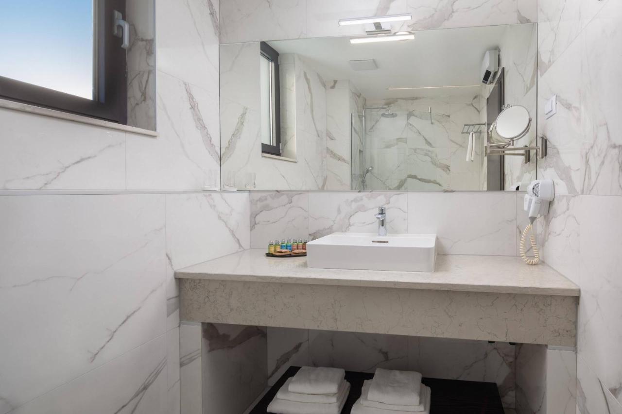 ספליט Ellure Luxury Suites מראה חיצוני תמונה